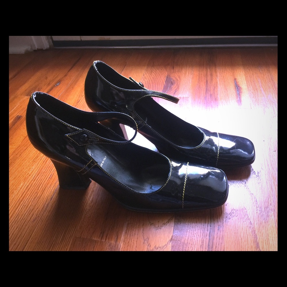 Prada patent leather Mary Jane size 37